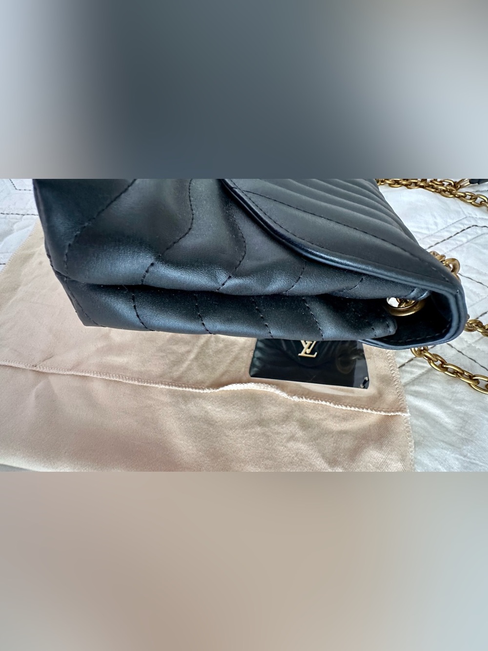 Luxury New Wave Chain Black Quilted Shoulder Bag - Picture 4 of 16